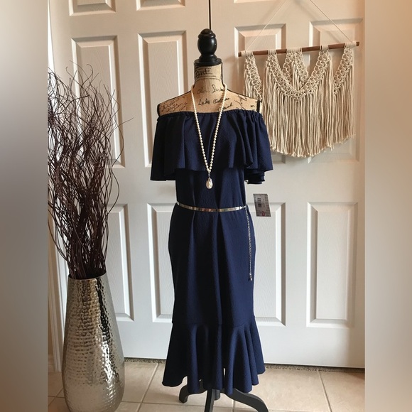 Chic Navy Blue Dress: shoulders can be styled 3 ways! - Picture 1 of 7